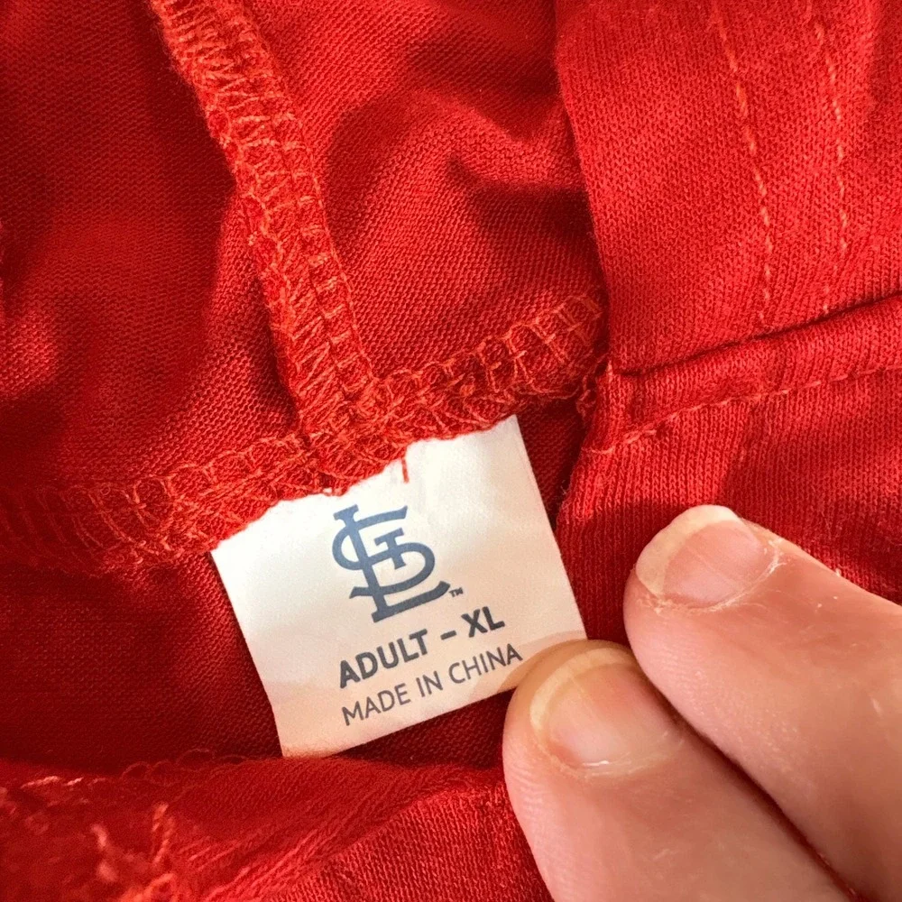 St.‎ Louis Cardinals Lightweight Hoodie Size XL Cardinals down the Sleeve